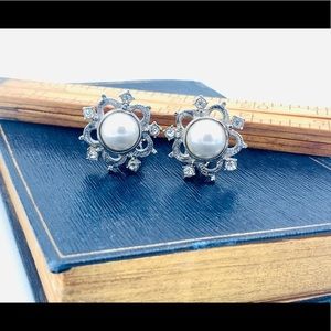 Vintage ROBERT ROSE signed clip on earrings silver faux pearl snowflakes
